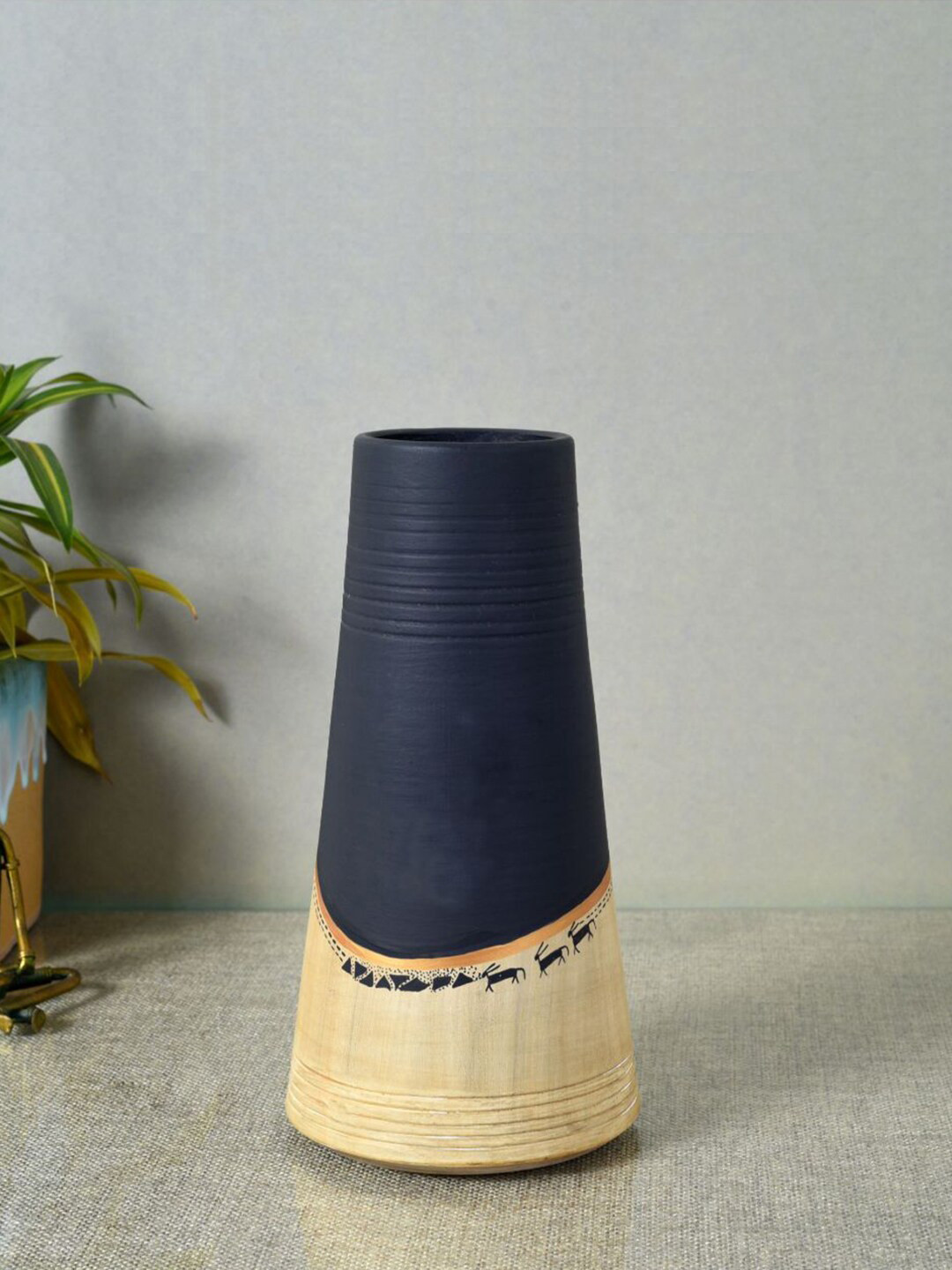 AAKRITI ART CREATIONS Black & Beige Midnight's Secret Printed Vase