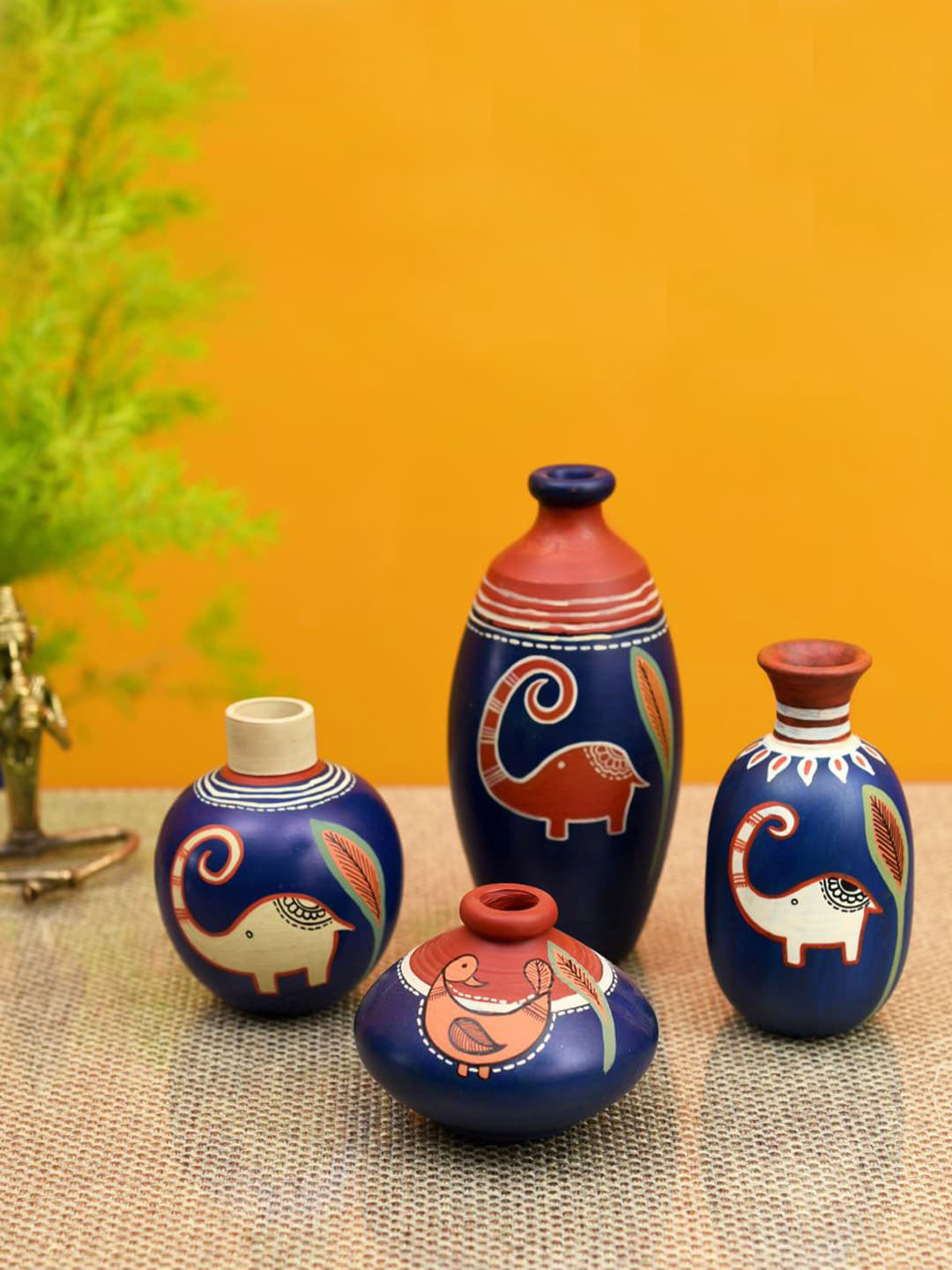 AAKRITI ART CREATIONS 4-Pcs Blue & Red Happy Elephant Printed Vases