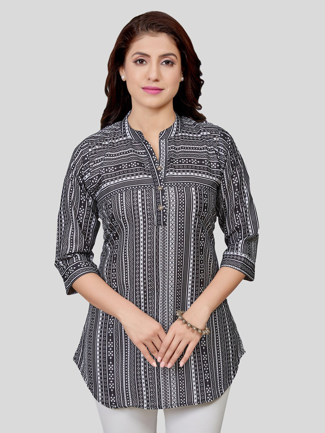 Saree Swarg Tribal Mandarin Collar Three-Quarter Sleeves Cotton Blend Printed Kurti