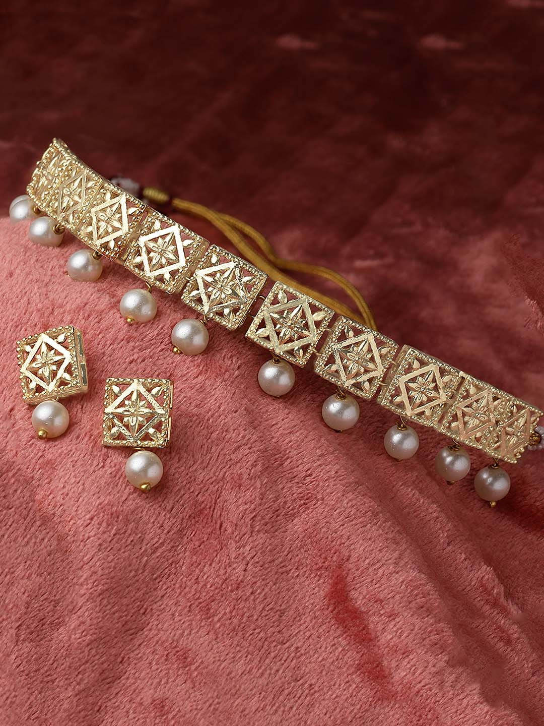 KARATCART Gold-Plated Pearl Choker Necklace Set