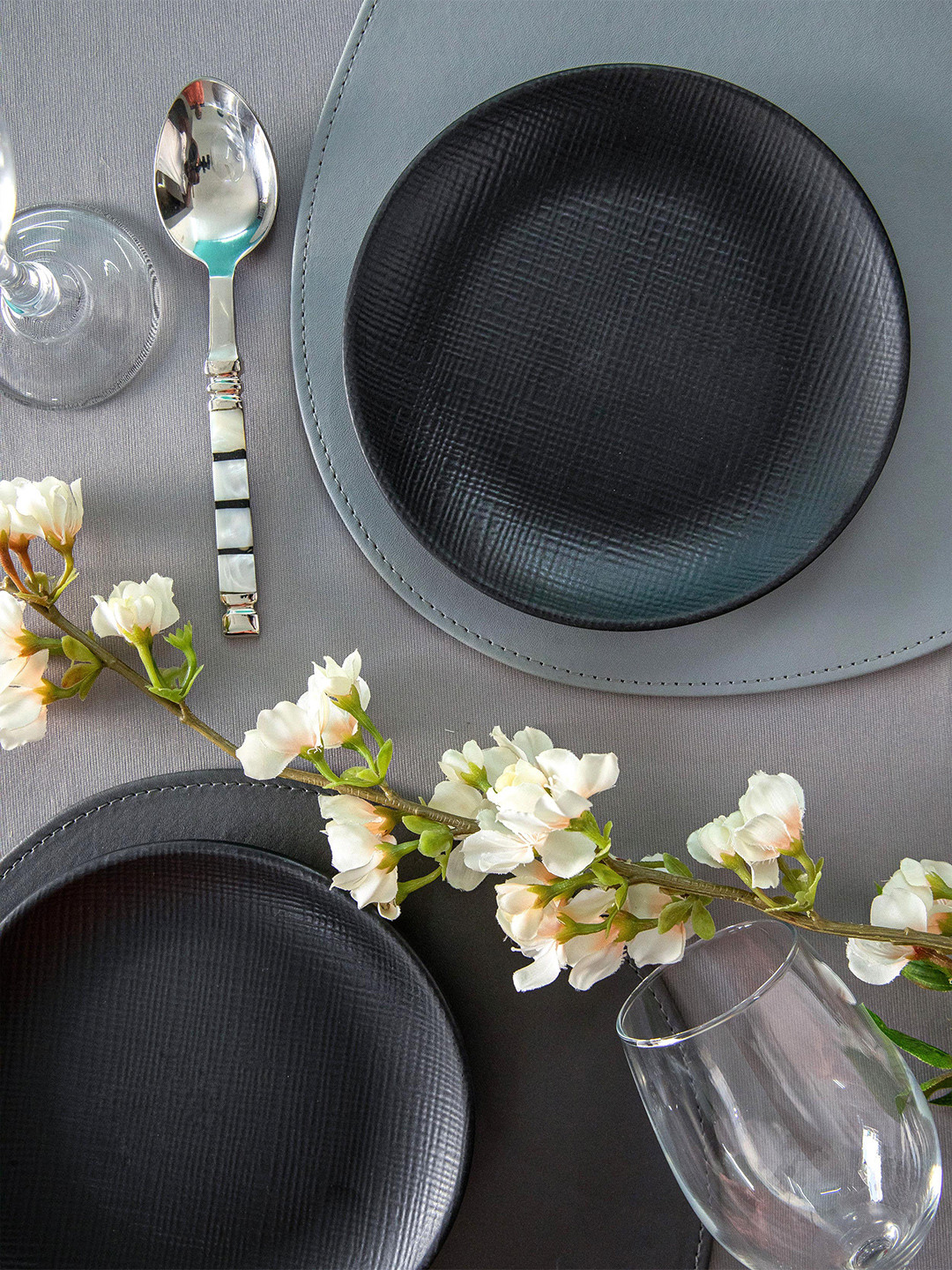 Servewell Black 6 Pieces Textured Melamine Matte Plates