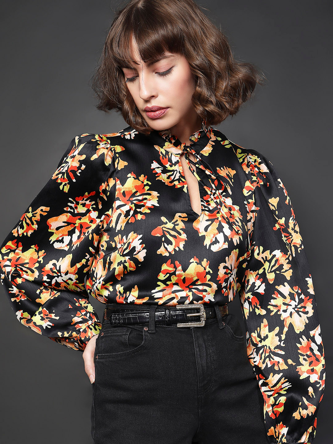 Vero Moda Floral Printed Tie Up neck Shirt Style Top