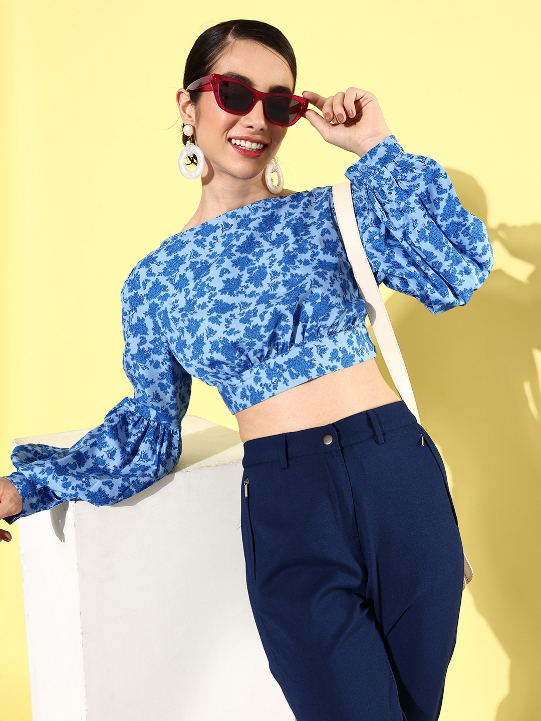 QUIERO Floral Printed Puff Sleeve Crepe Blouson Crop Top