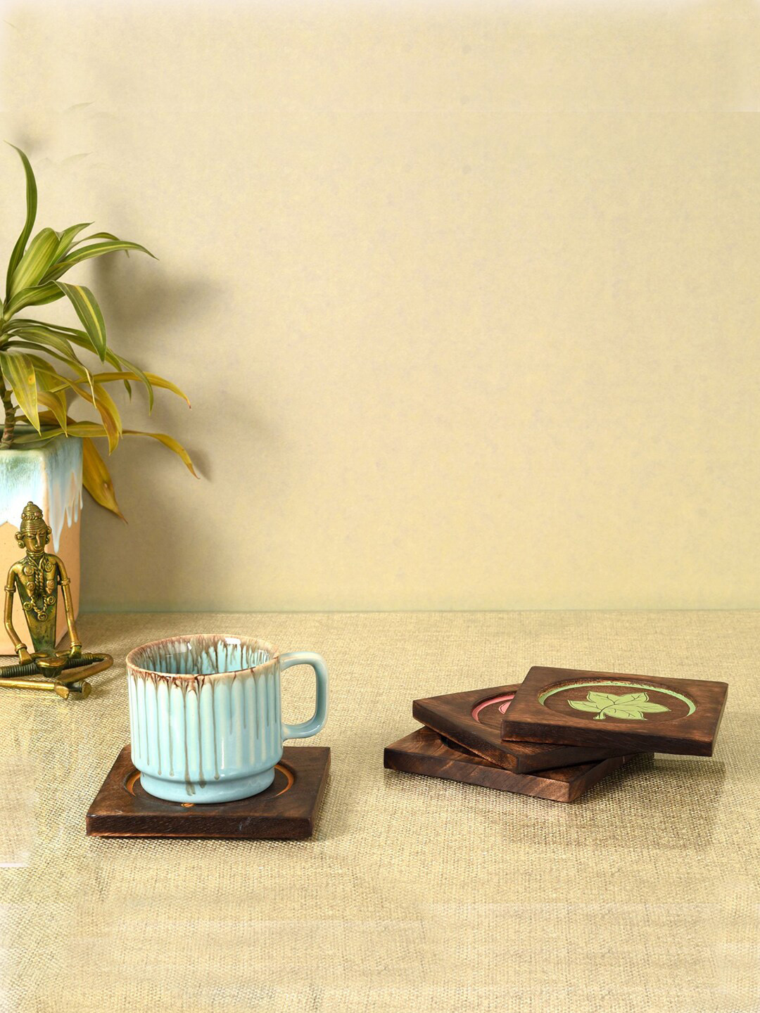 AAKRITI ART CREATIONS Brown 4 Pieces Leaf Pattern Wooden Coasters