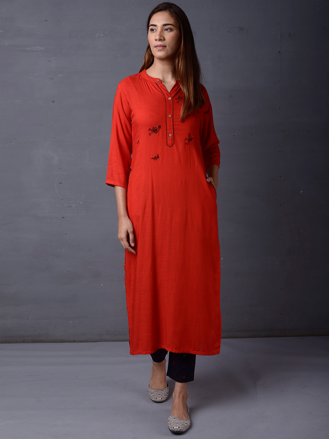 PINKSKY Yoke or Border Design Straight Kurta With Trousers