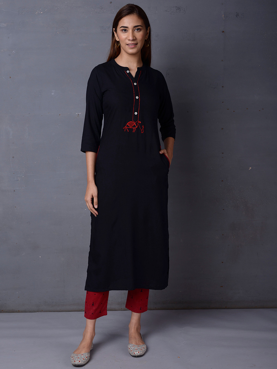 PINKSKY Yoke or Border Design Mandarin Collar Straight Kurta With Trousers
