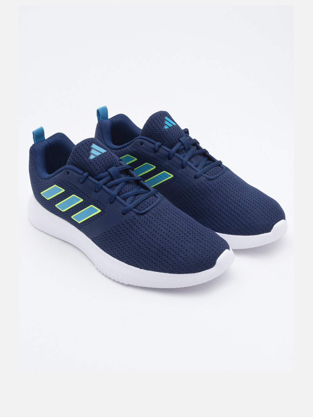 ADIDAS Men FLEECEWALK M Running Shoes