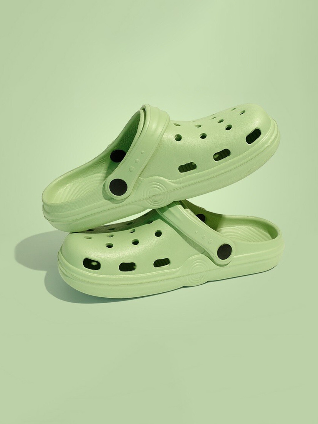 Alexvyan Women Green Eva Light Weight Non-Skid Croslite Clogs