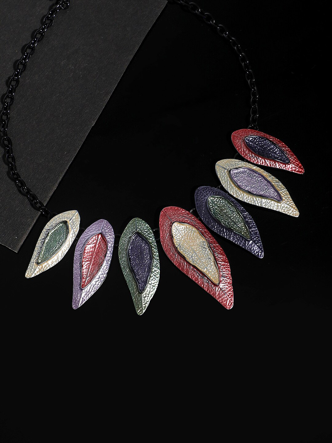 SOHI Leaf Necklace
