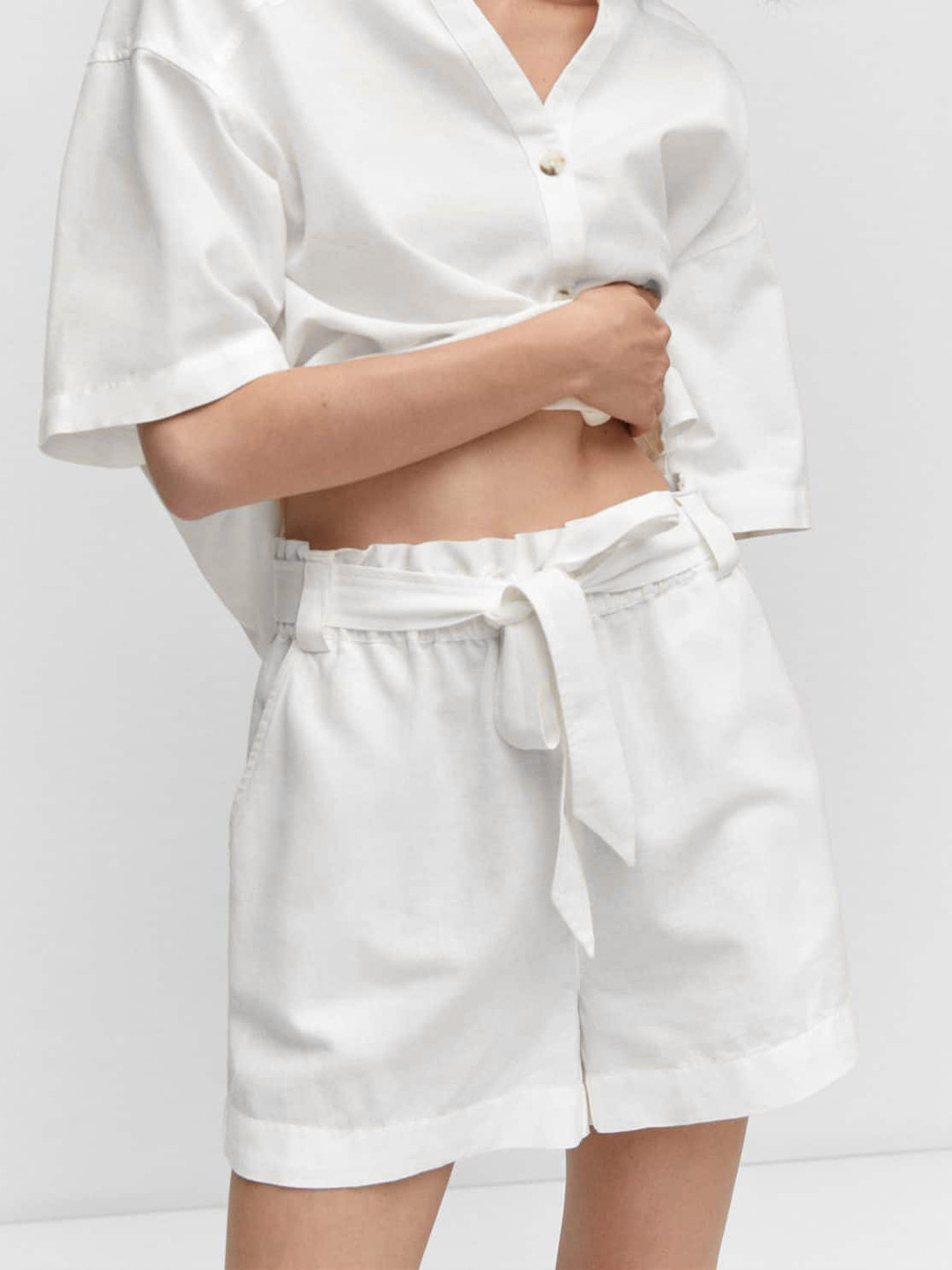 MANGO Women Cotton-Linen High-Rise Shorts