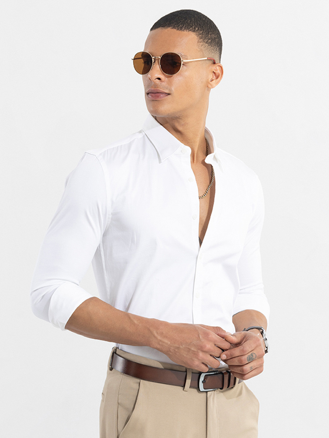 Snitch White Classic Slim Fit Casual Shirt
