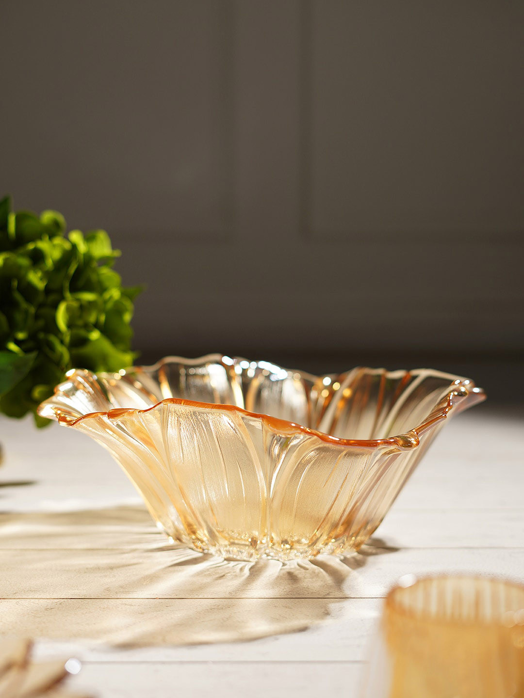 Pure Home and Living Brown Floral Shaped Glass Serving Bowl