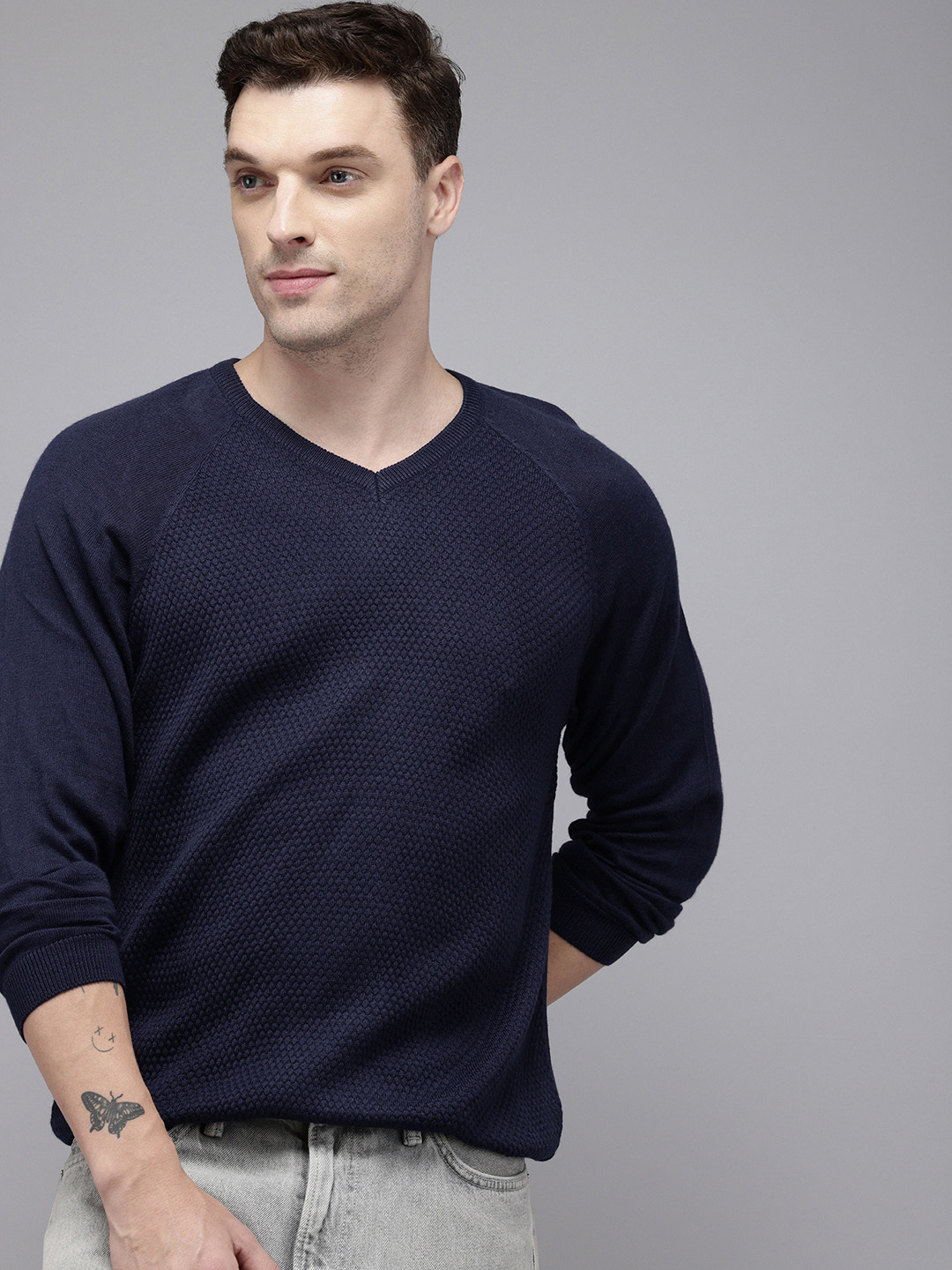 Park Avenue V-Neck Self-Design Cable Knit Pullover Sweater