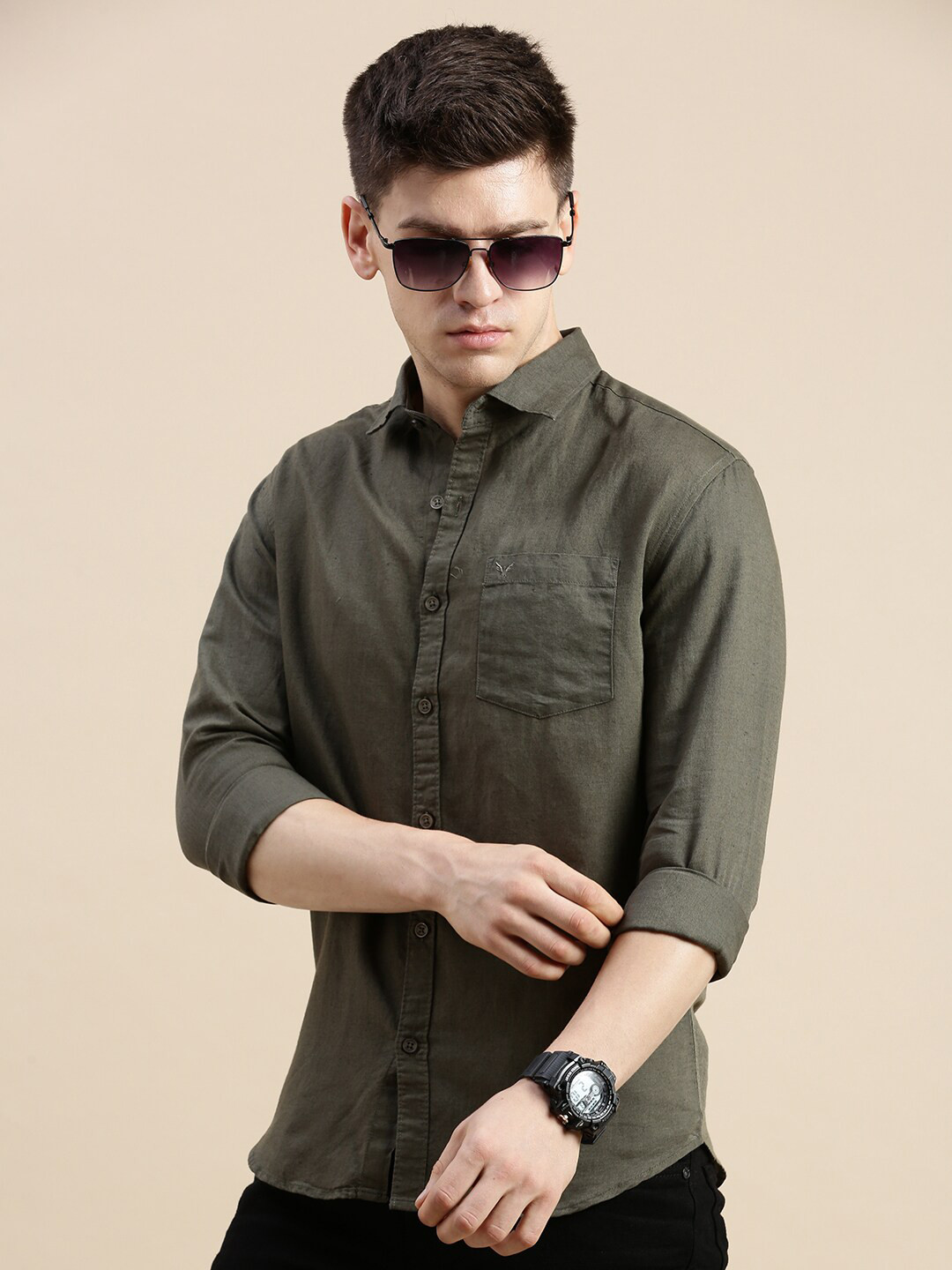 SHOWOFFFF Standard Slim Fit Spread Collar Long Sleeves Casual Shirt