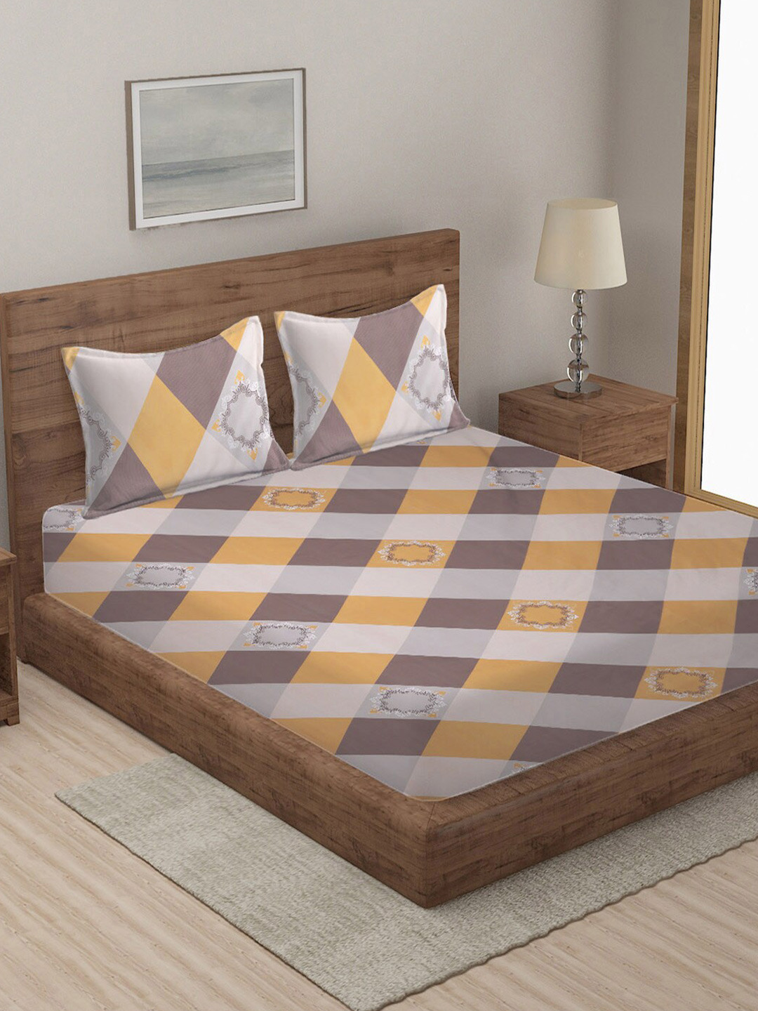 KLOTTHE Yellow Geometric Polycotton 300 TC King Fine Bedsheet with 2 Pillow Covers-98 x 87 inches