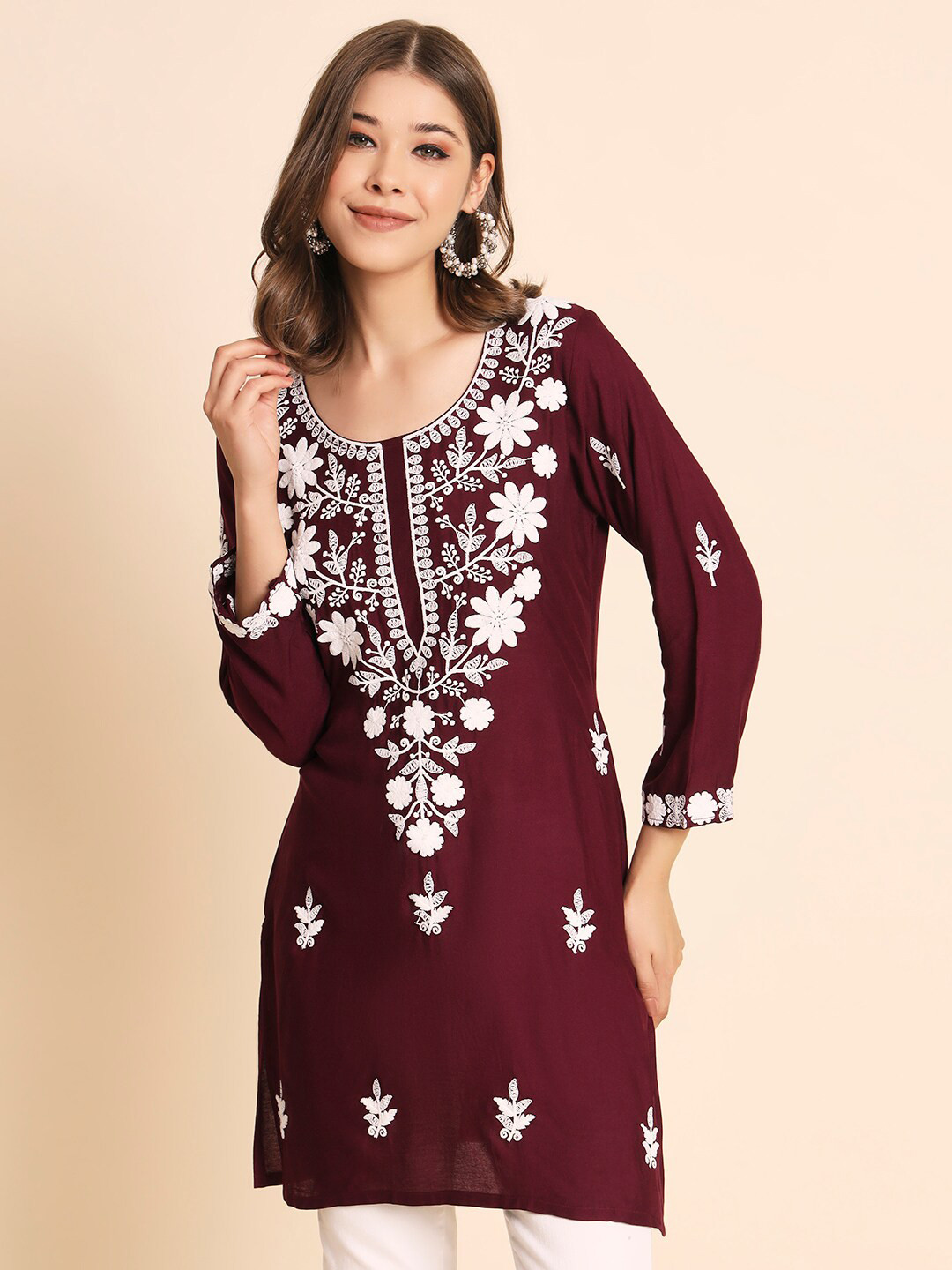VAIRAGEE Floral Embroidered Kurtis