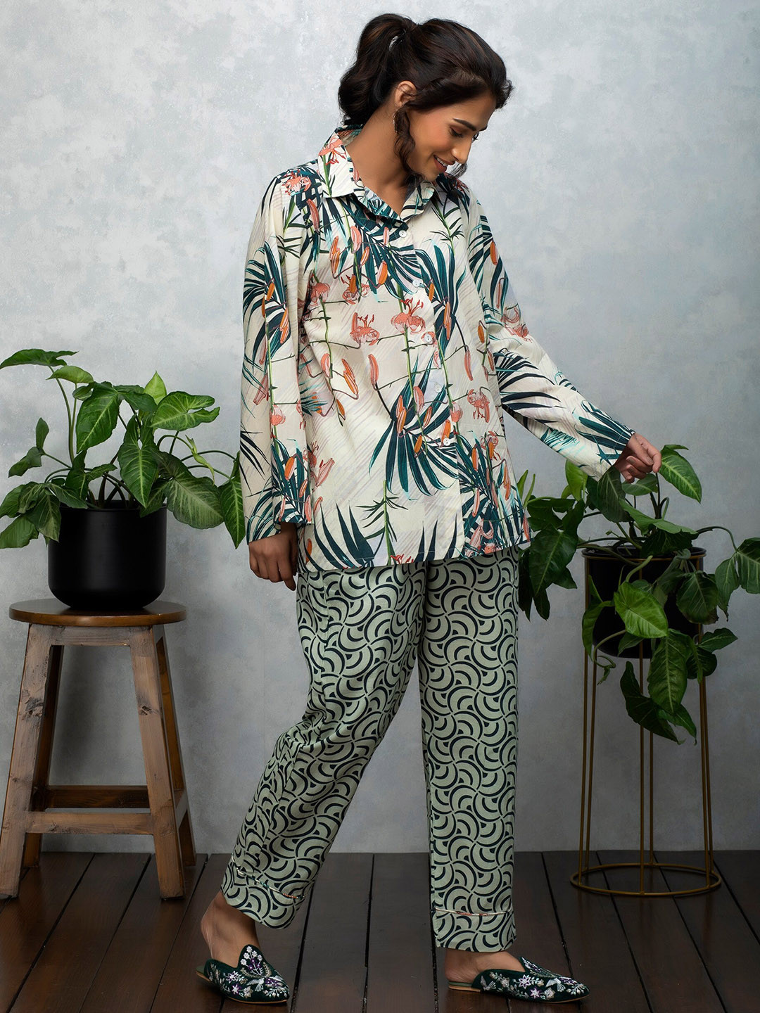 Rhe-Ana Women Pure Cotton Printed Shirt & Trousers