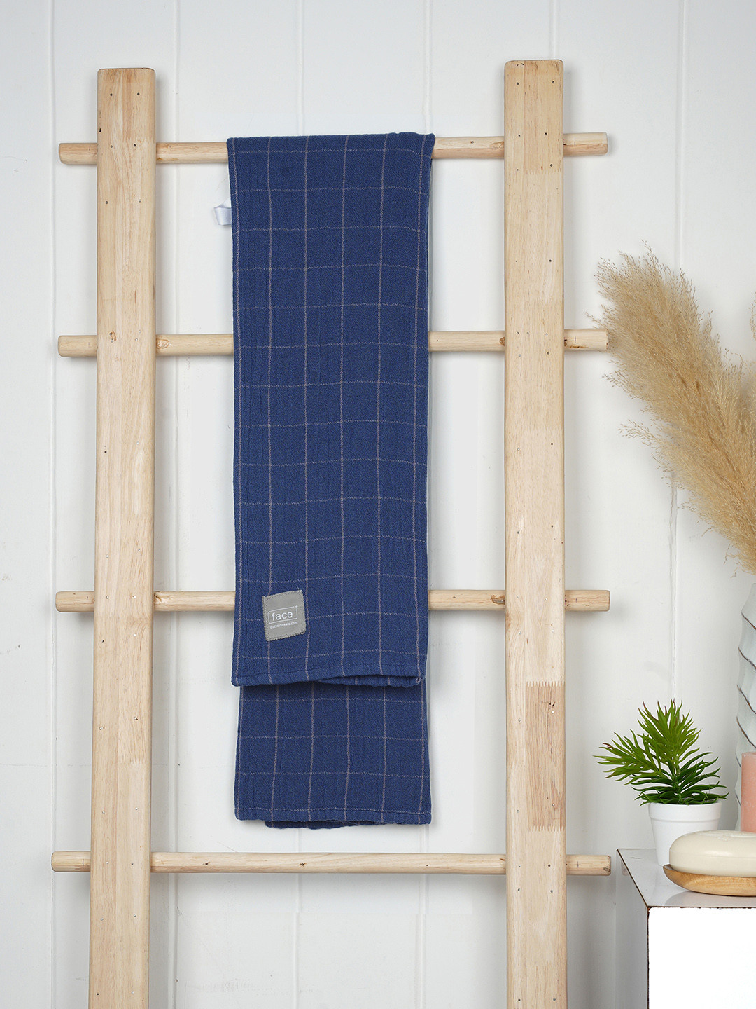 Doctor Towels Grey & Blue Checked 380GSM Set of 4 Anti-Bacterial Banana Face Towel