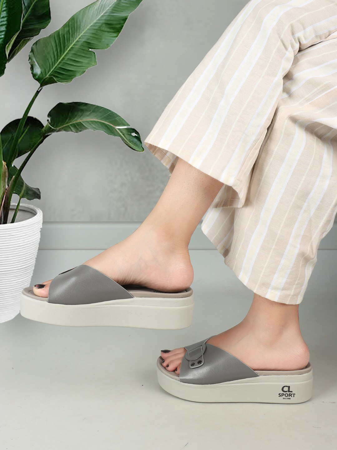 Carlton London sports Grey Platform Sandals
