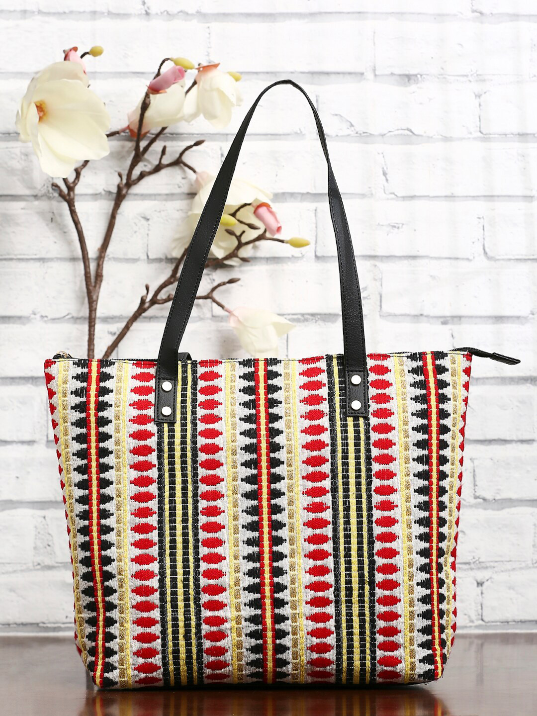 Sangria Printed Handheld Bag