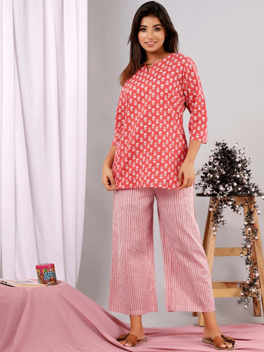 FEATHERS CLOSET Floral Printed Pure Cotton Night Suit