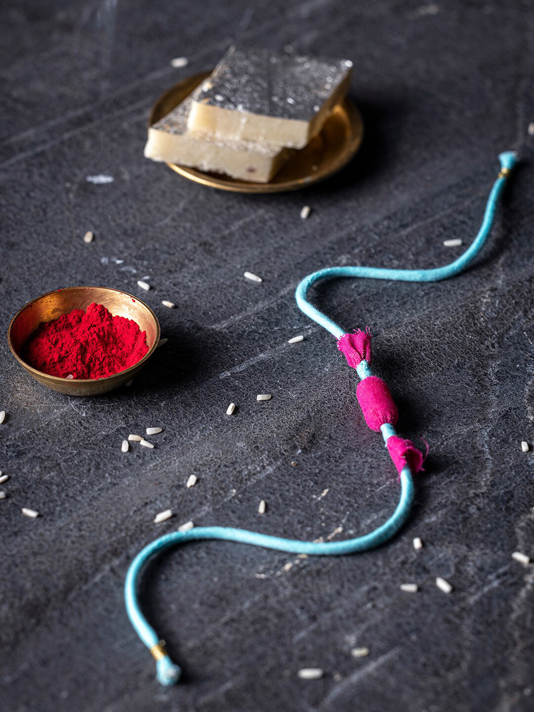 Contrast Living Unisex Set Of 4 Dori Thread Rakhis Roli Chawal