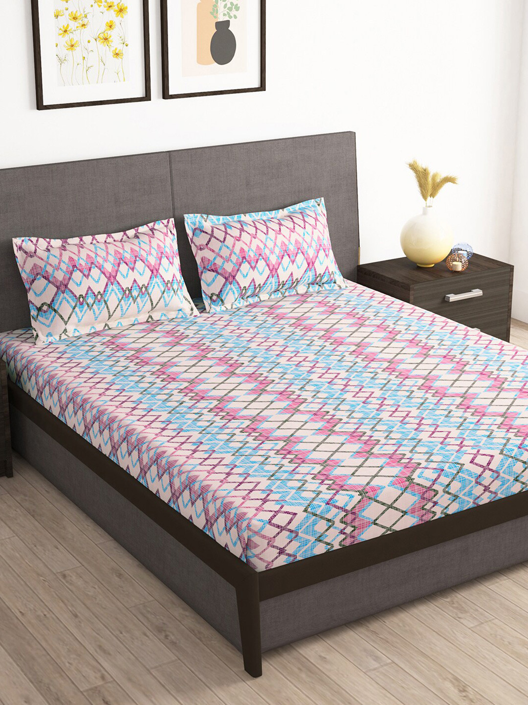 Story@home Pink Geometric Microfiber 240 TC King Fine Bedsheet with 2 Pillow Covers-106 x 106 inches