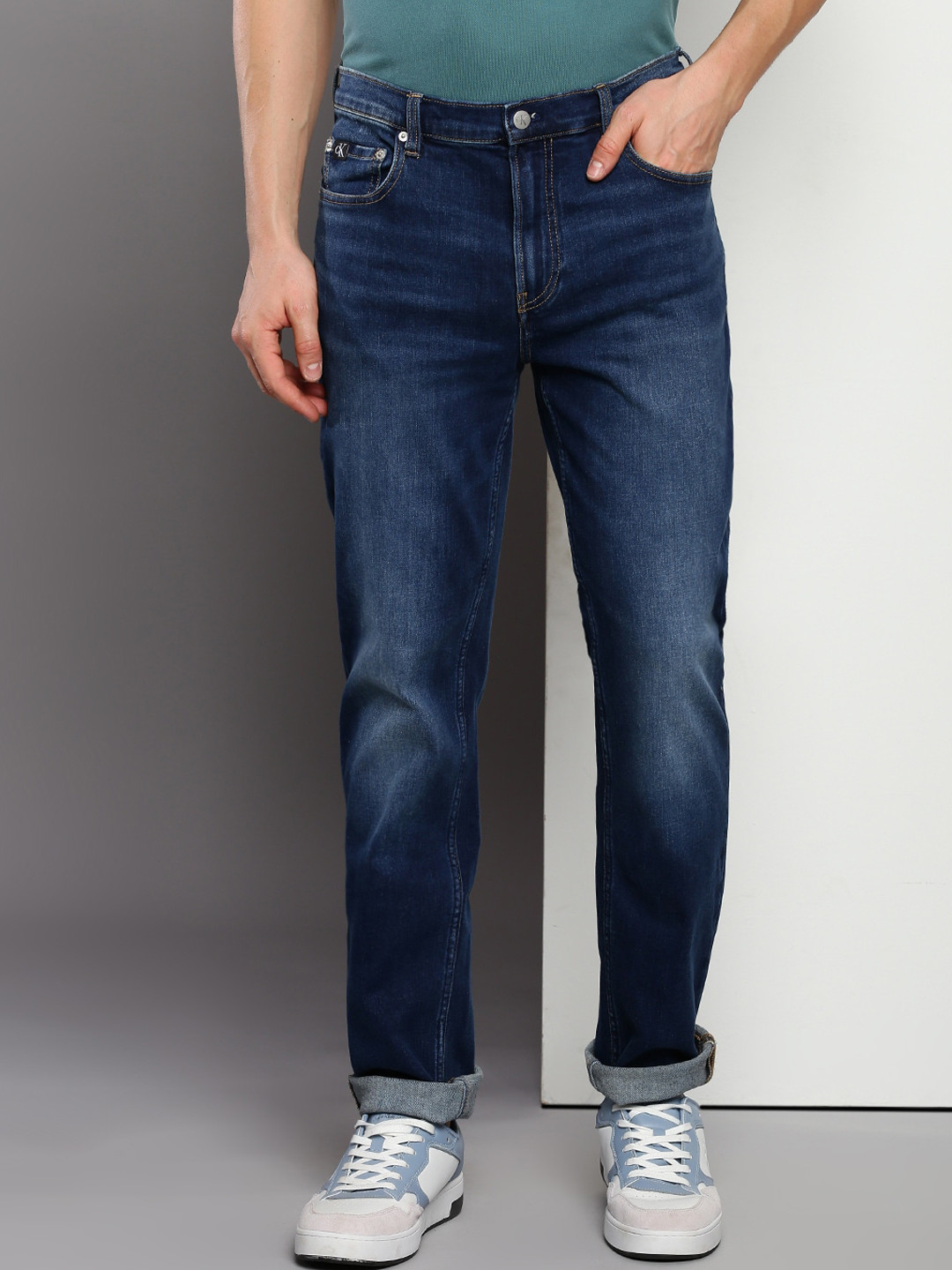 Calvin Klein Jeans Men Slim Fit Clean Look Light Fade Stretchable Jeans