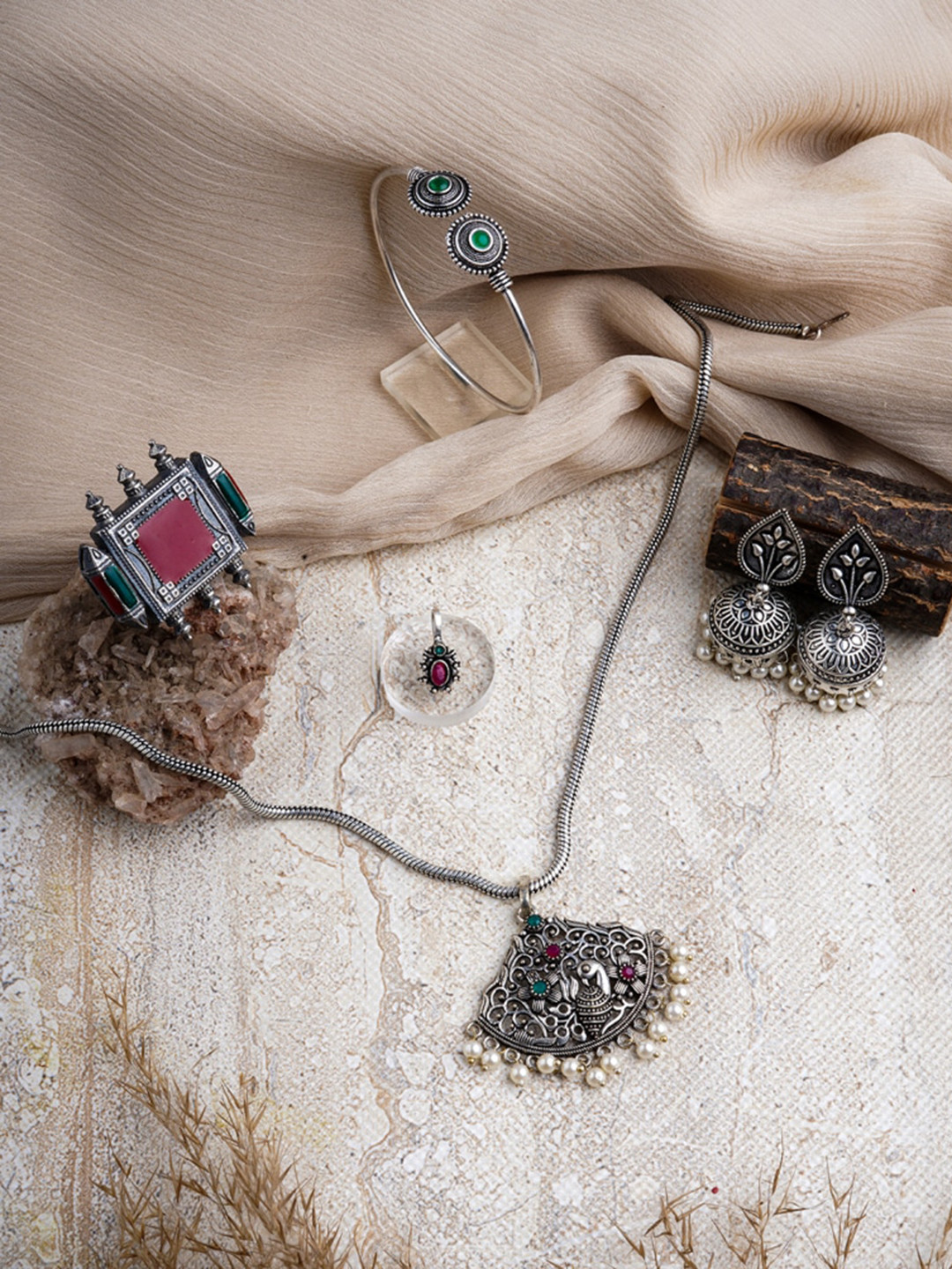 TEEJH Silver-Plated Oxidized Pearl Beaded Jewelry Gift Set