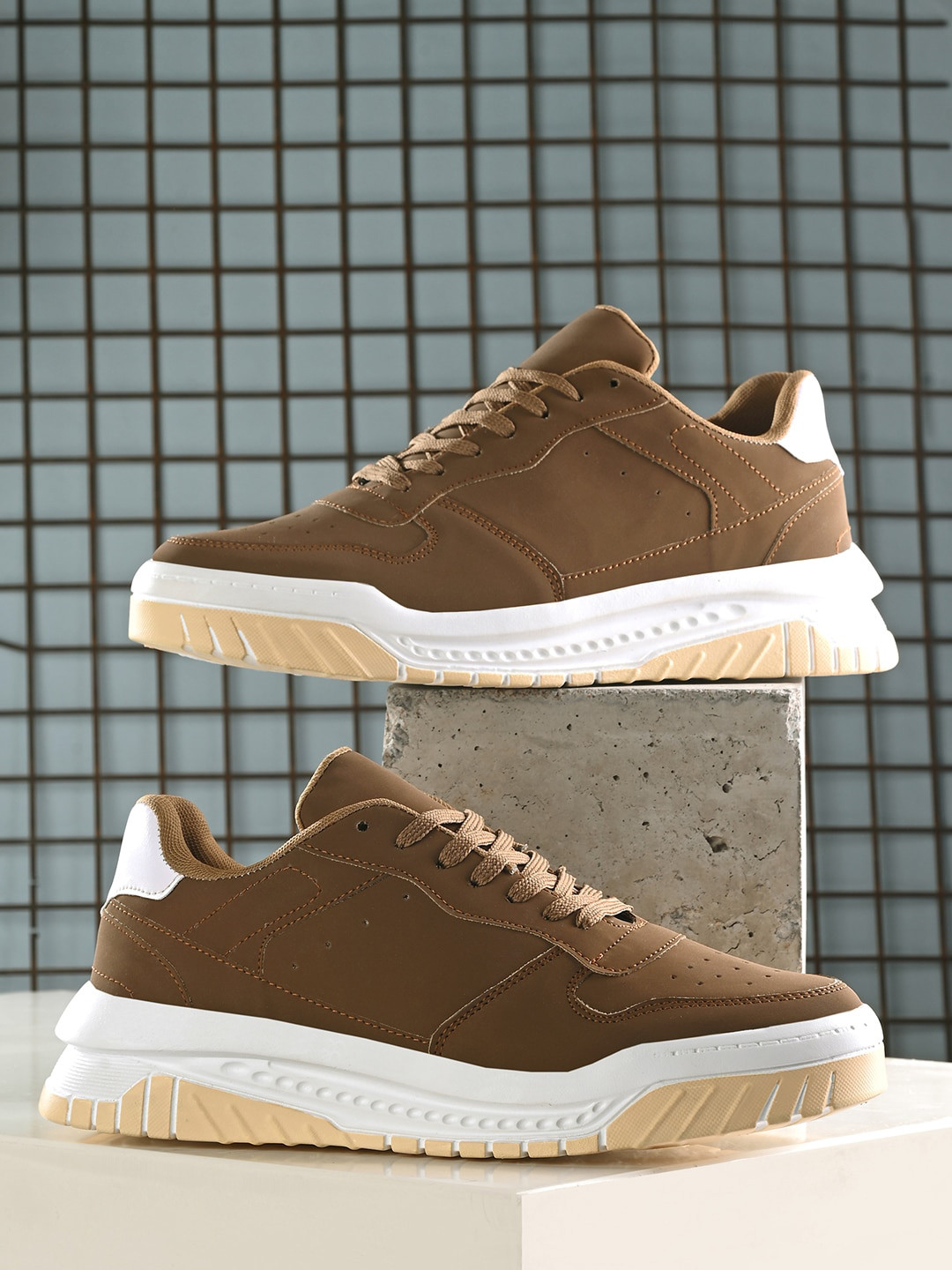 The Roadster Lifestyle Co. Men Brown Perforated Lightweight Sneakers