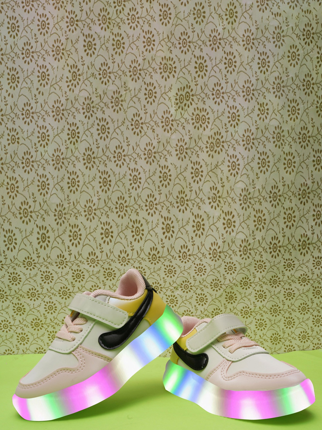 BAESD Kids Colourblocked LED Lightweight Sneakers