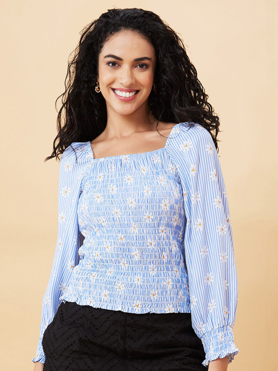 Globus Blue Floral Printed Smocked Puff Sleeve Top