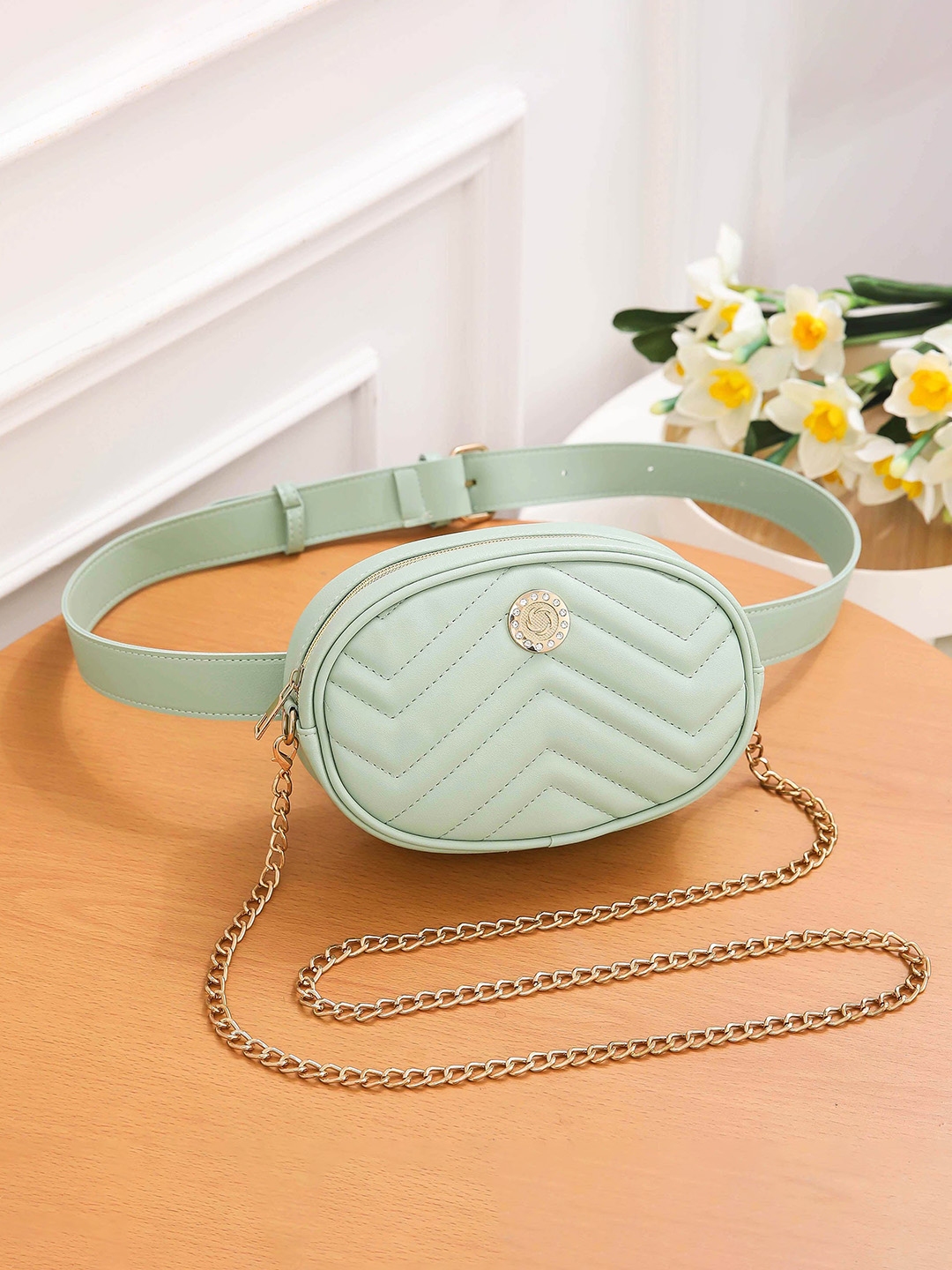 Round sling bag myntra 2025