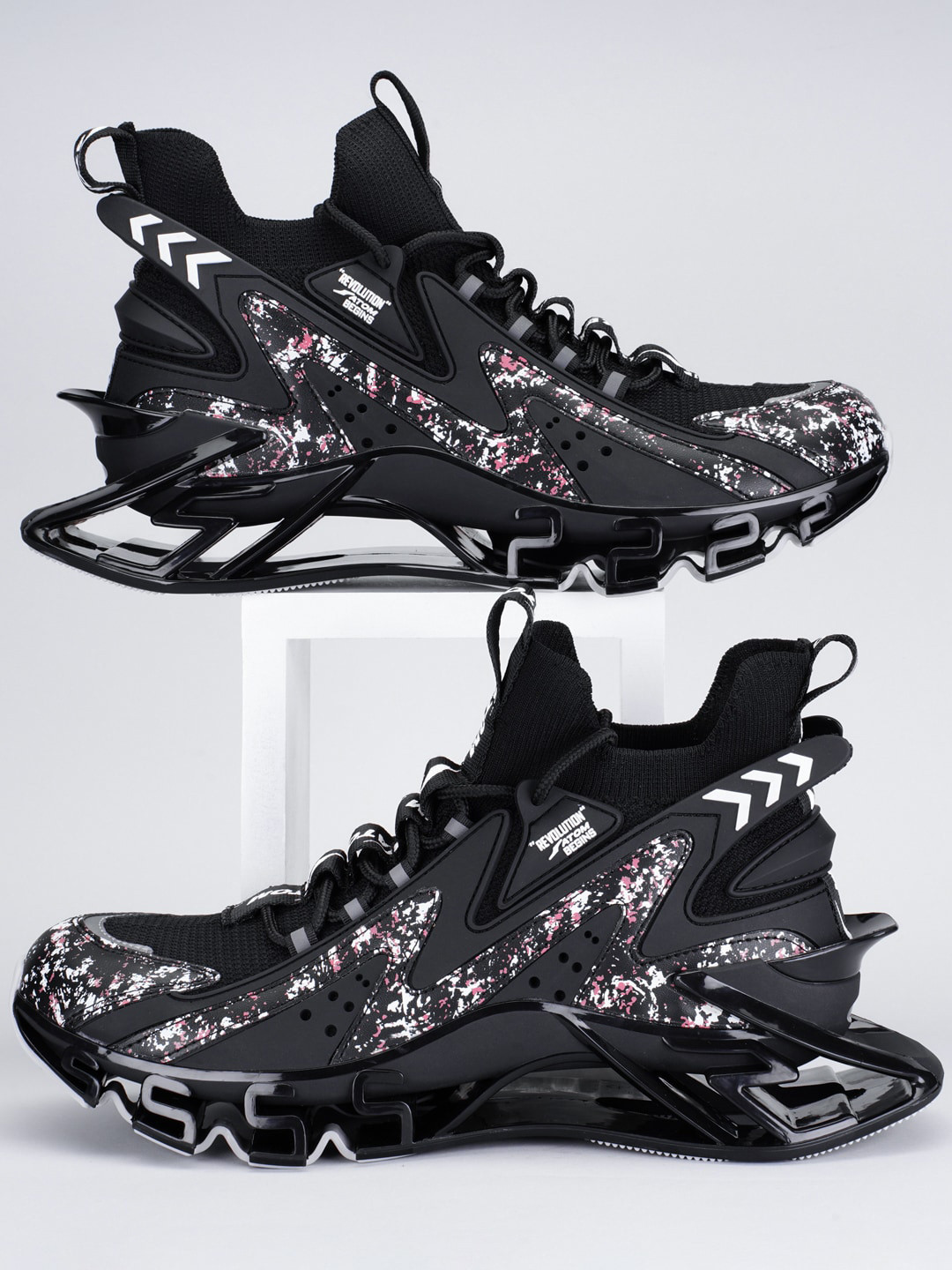 Atom Men Printed Lace-Up Sneakers