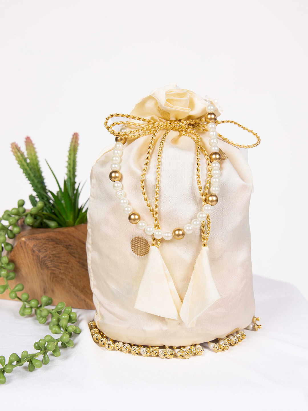 LOOKNBOOK ART Embellished Tasselled Potli Clutch