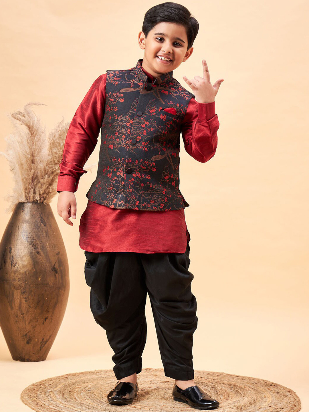 VASTRAMAY Boys Mandarin Collar Straight Kurta With Pyjamas & With Dhoti Pants