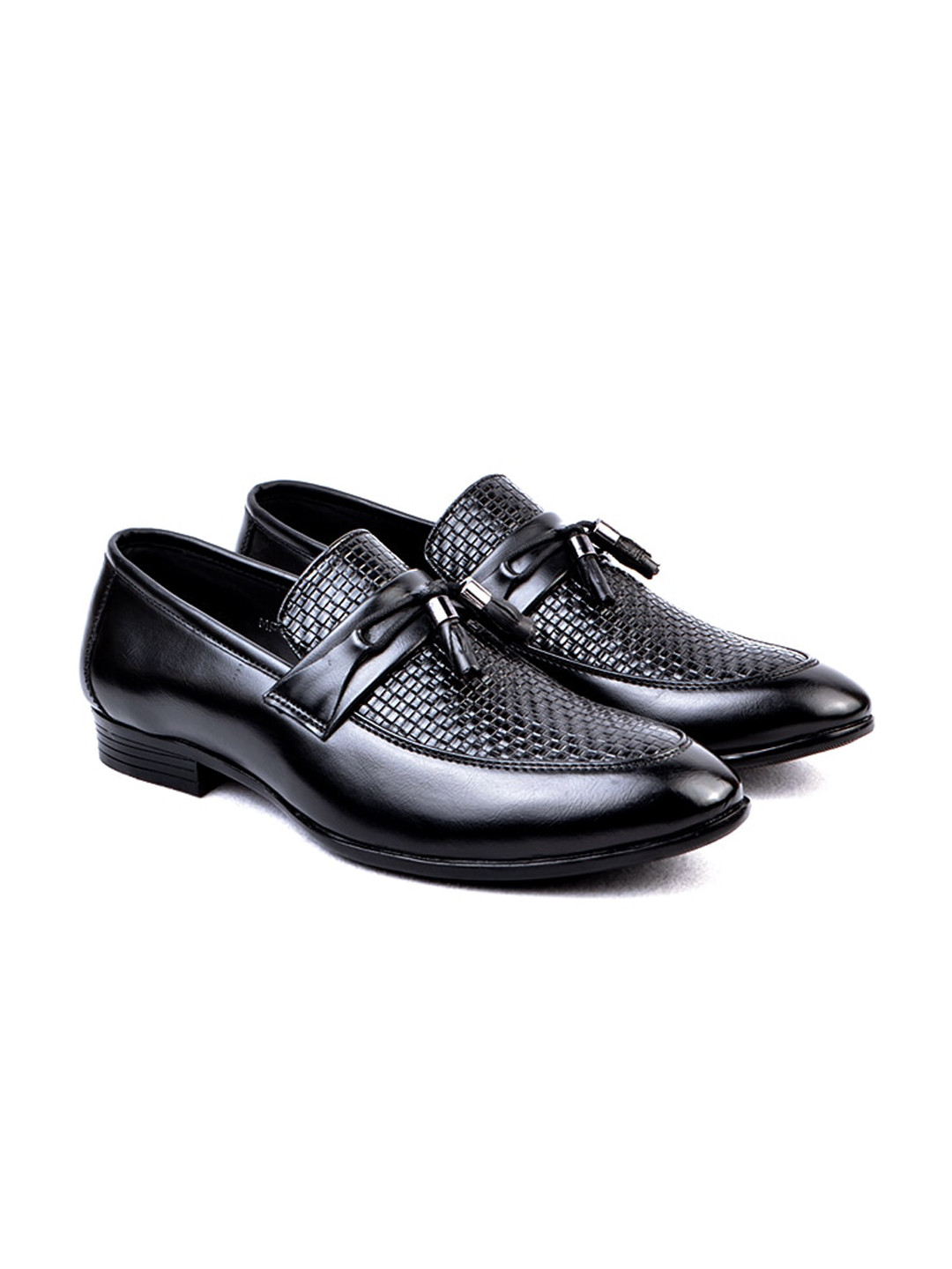 Cliff Fjord Men Textured Tasselled Formal Loafers