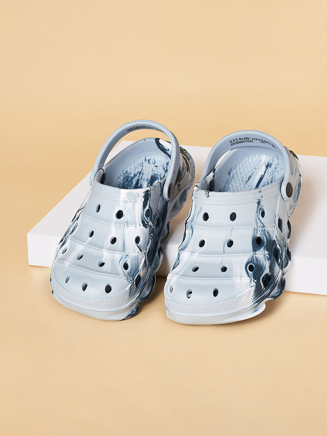 Pantaloons Junior Boys Printed Rubber Clogs
