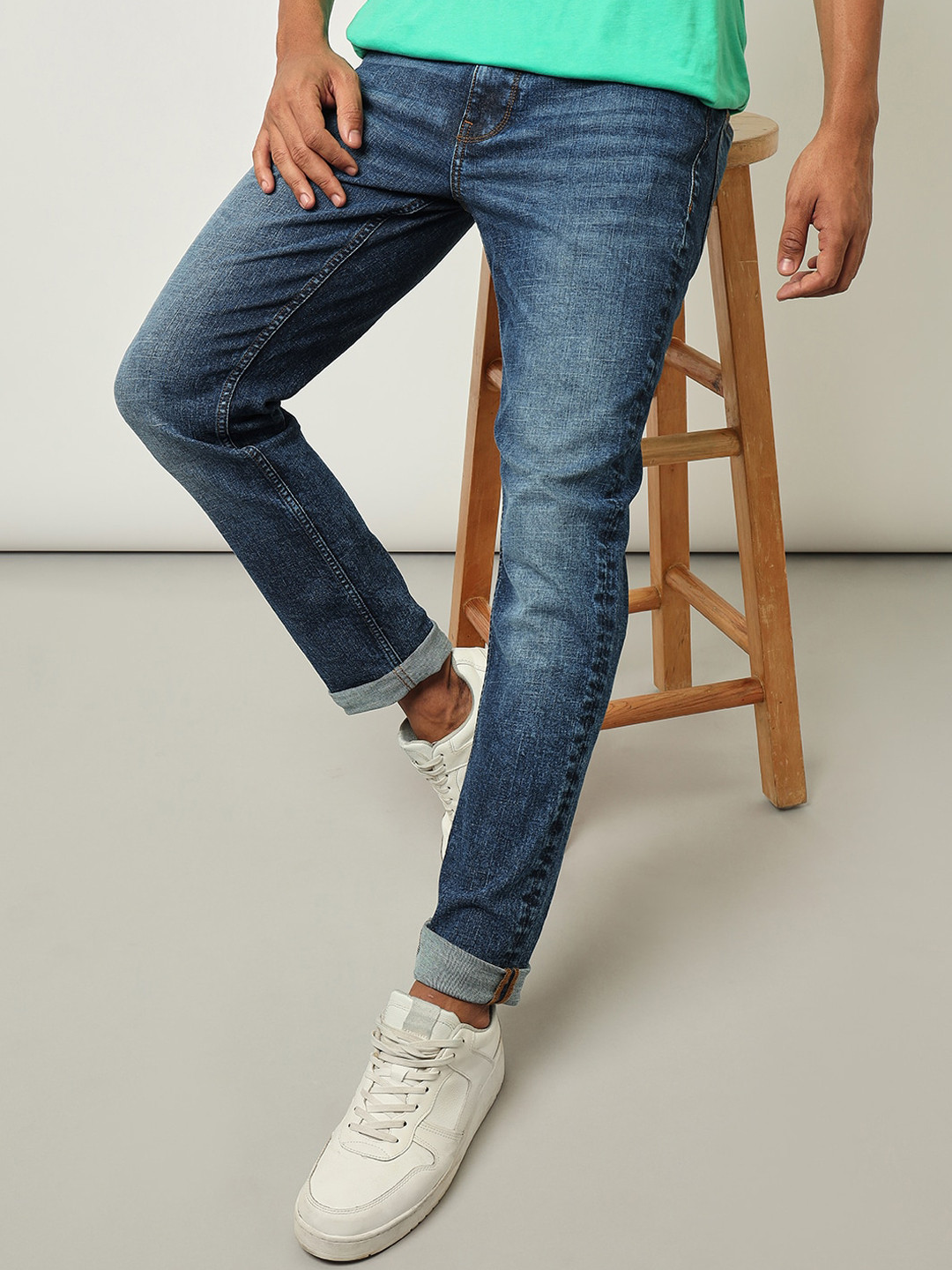Lee Men Slim Fit Mid-Rise Clean Look Light Fade Stretchable Jeans