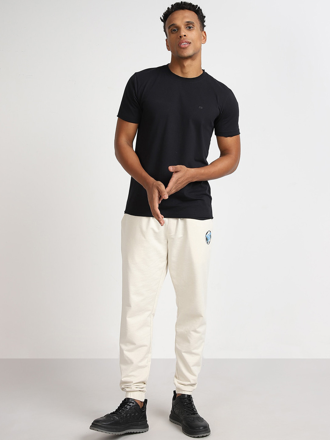 Lee Men Solid Cotton Low-Rise Joggers