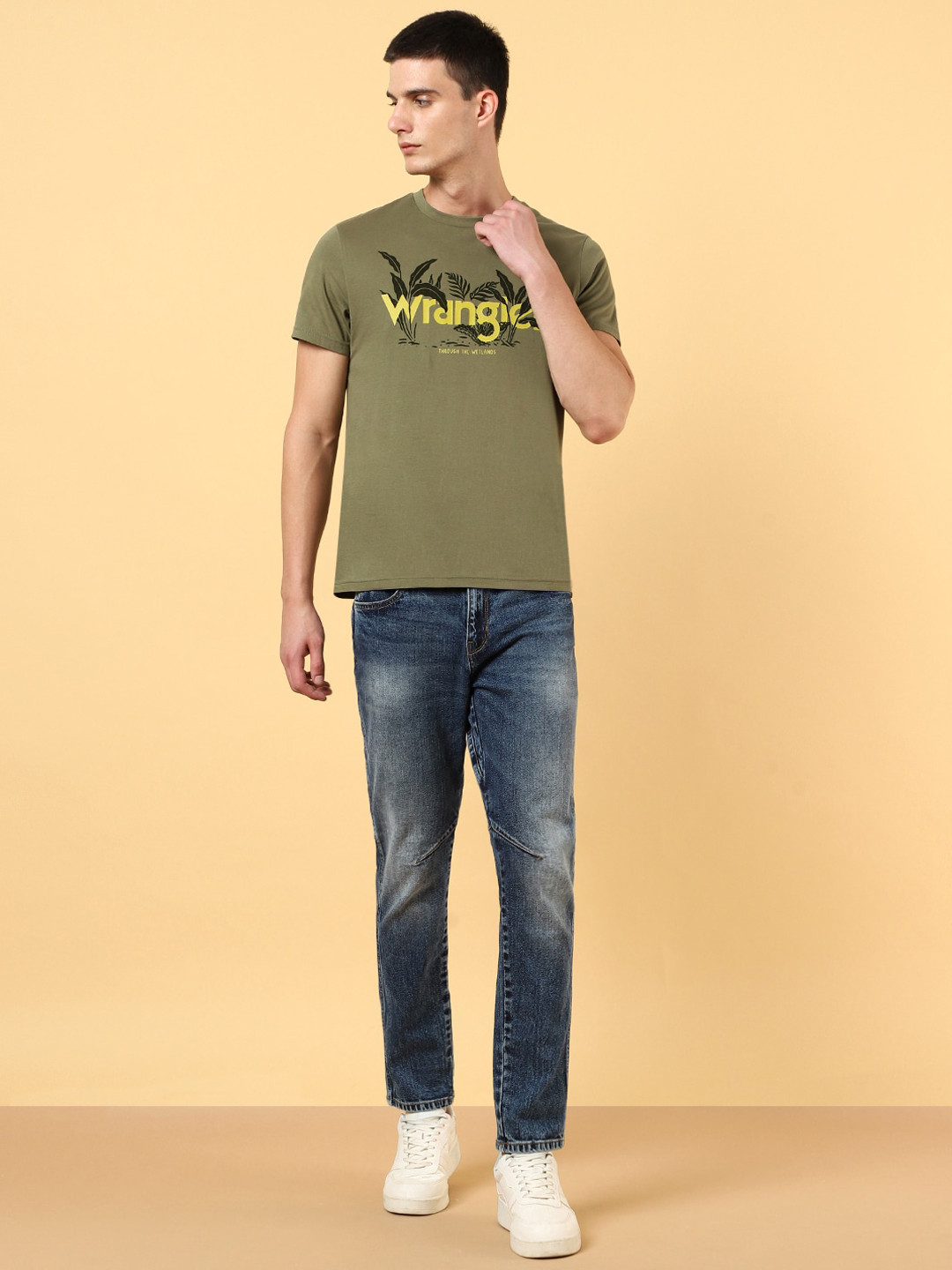 Wrangler Men Low Distress Mid-Rise Heavy Fade Stretchable Jeans