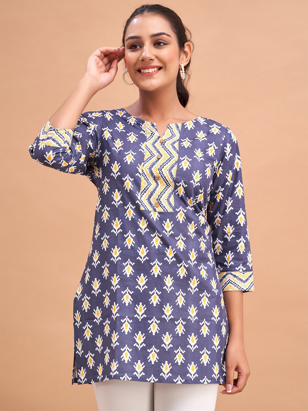 FERANOID Floral Printed Round Neck Pure Cotton Straight Kurti