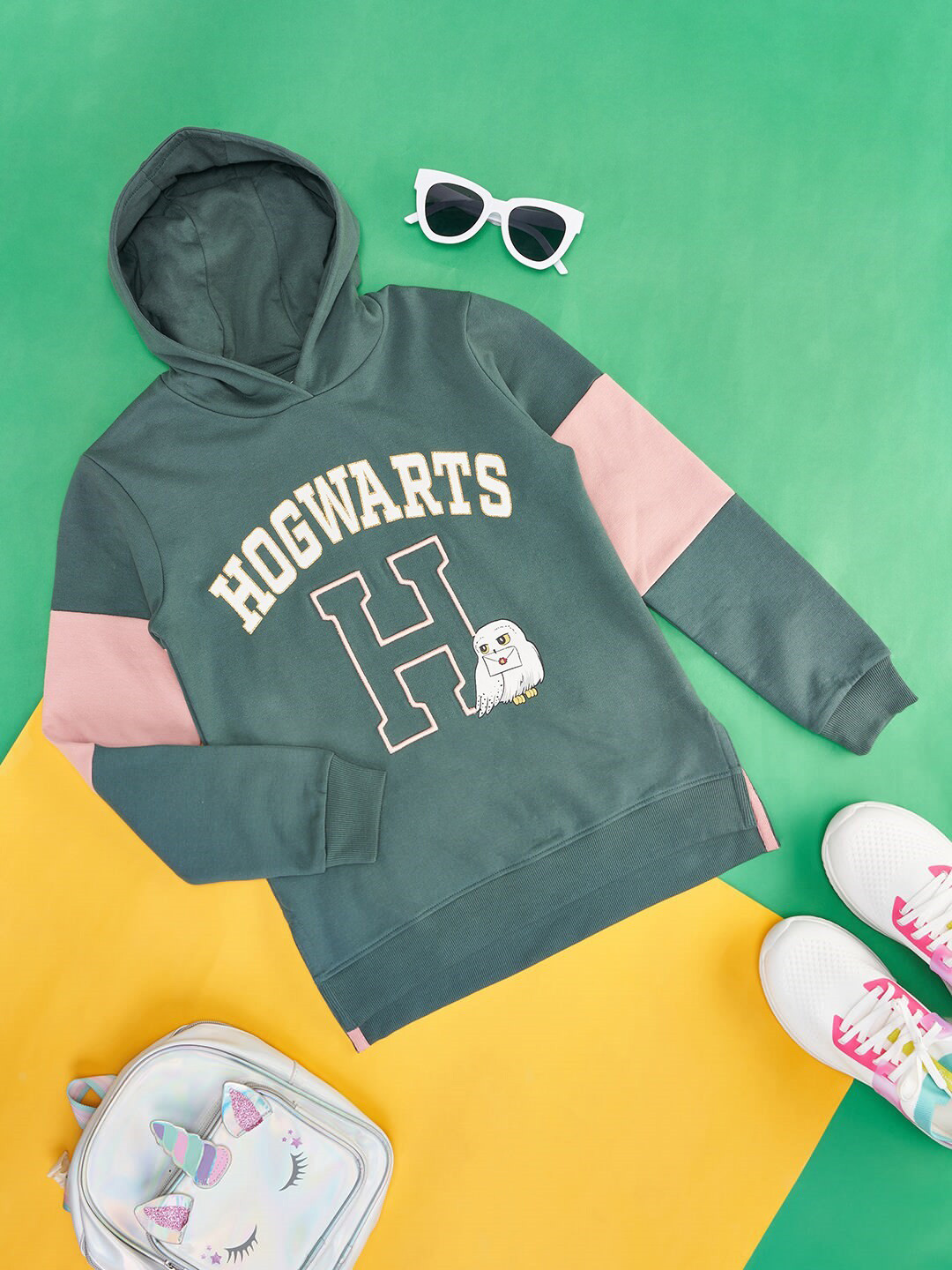 Pantaloons Junior Girls Typography Printed Hooded Pulllover Sweatshirt