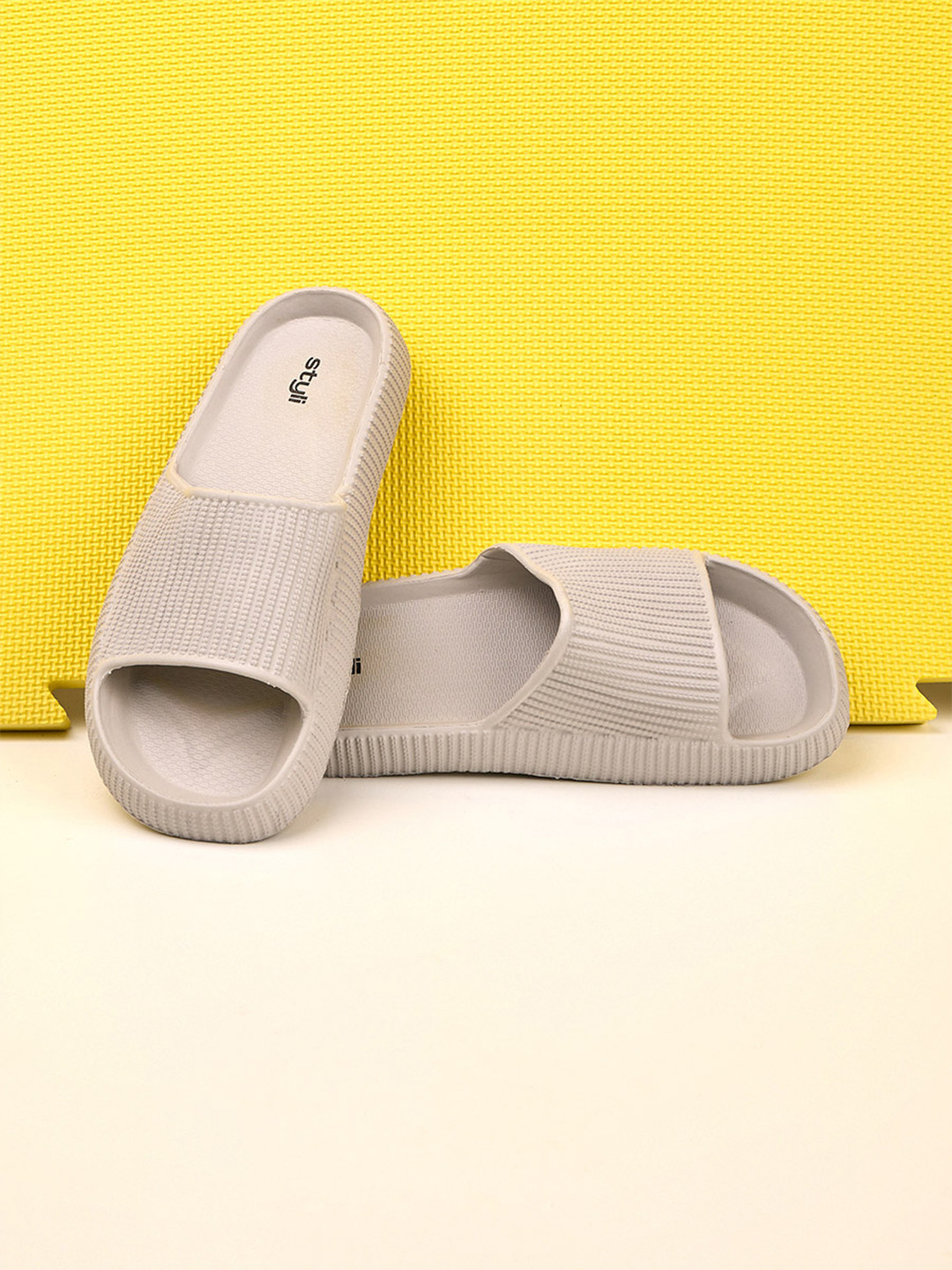 Styli Men Grey Textured Sliders
