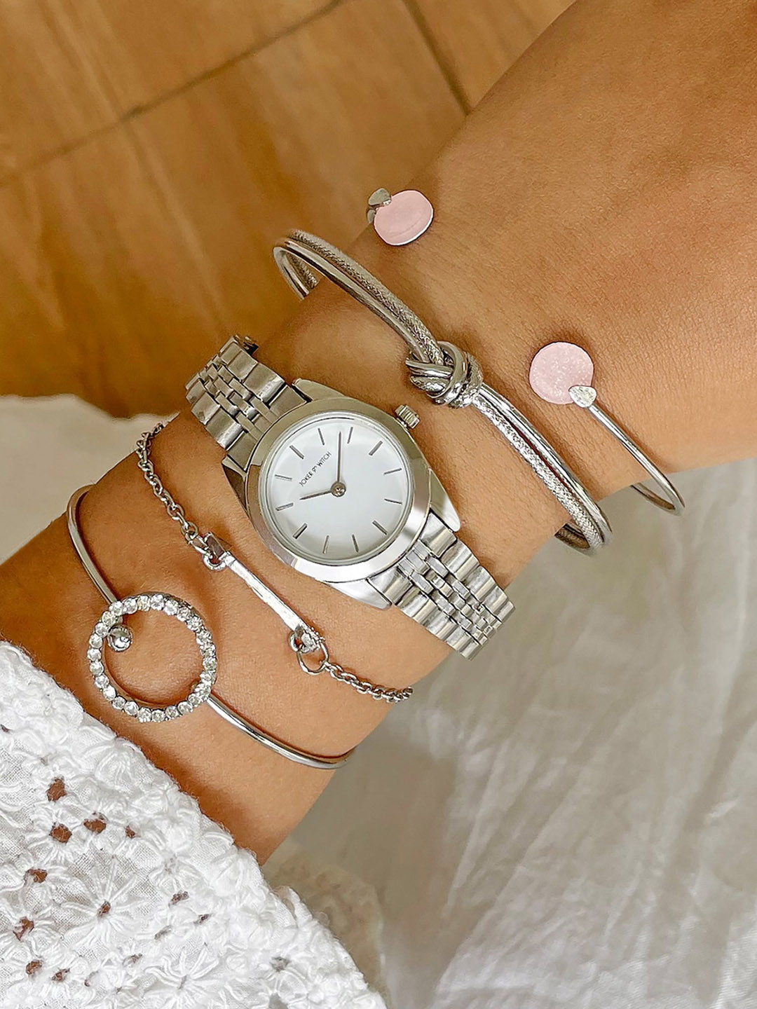 JOKER & WITCH Women Carlita Watch & Bracelet Set Gift Set JWBS753