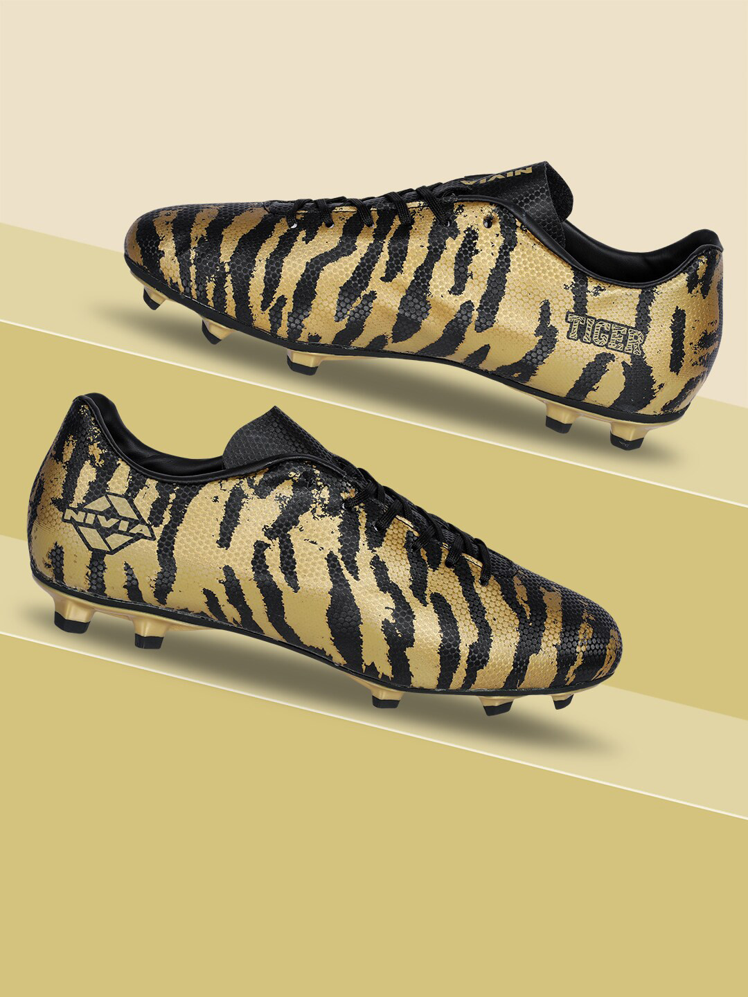 NIVIA Men Tiger Printed Football Shoes