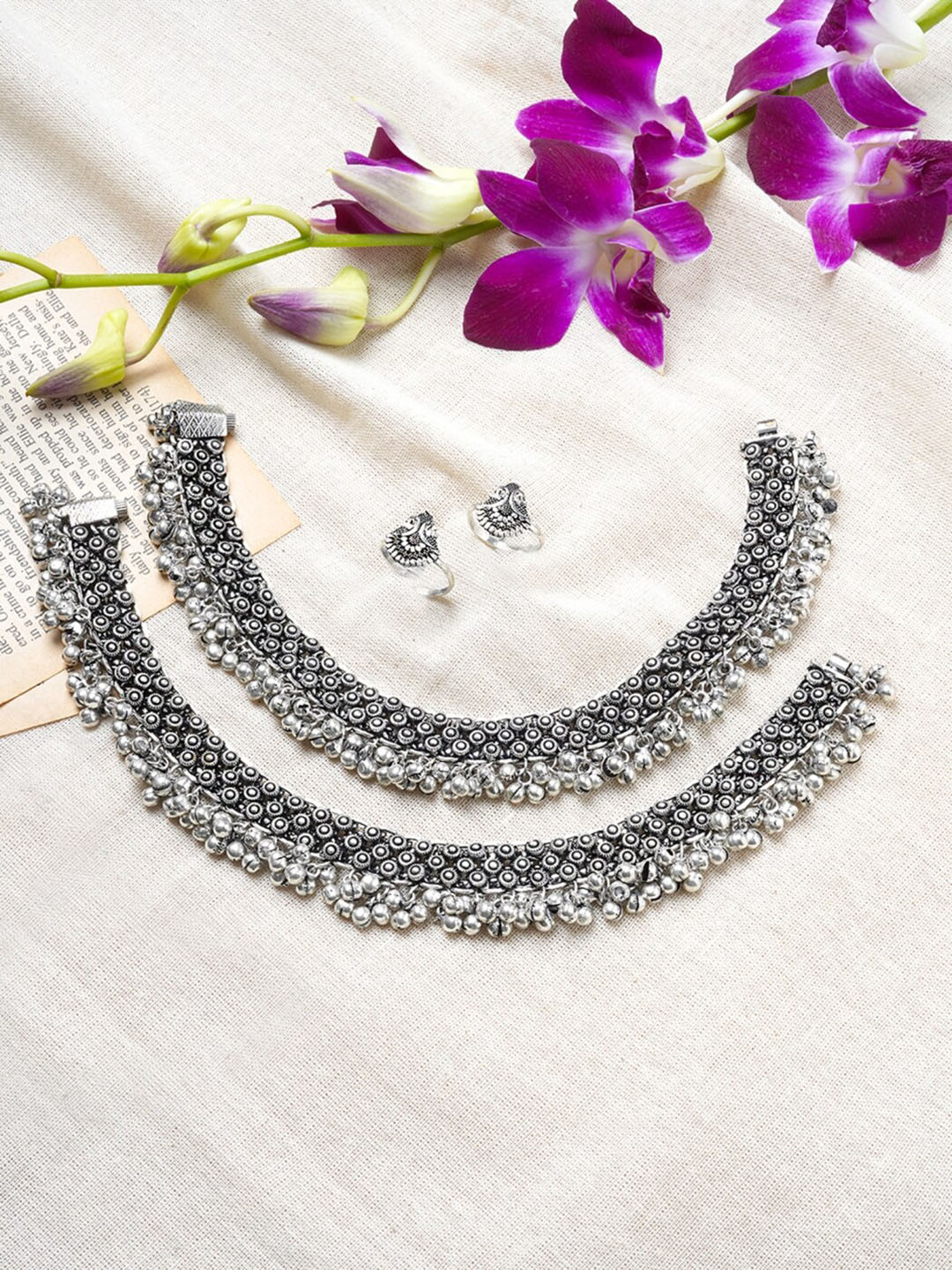 TEEJH Set Of 2 Silver-Plated Anklets And Toe Rings