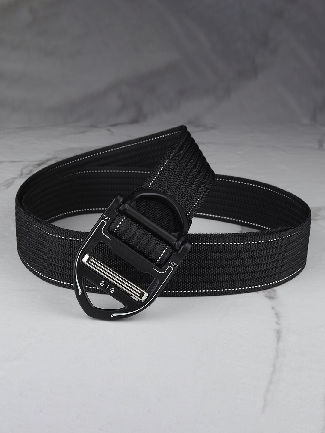 Zacharias Men Pull and Twist Textured Belt