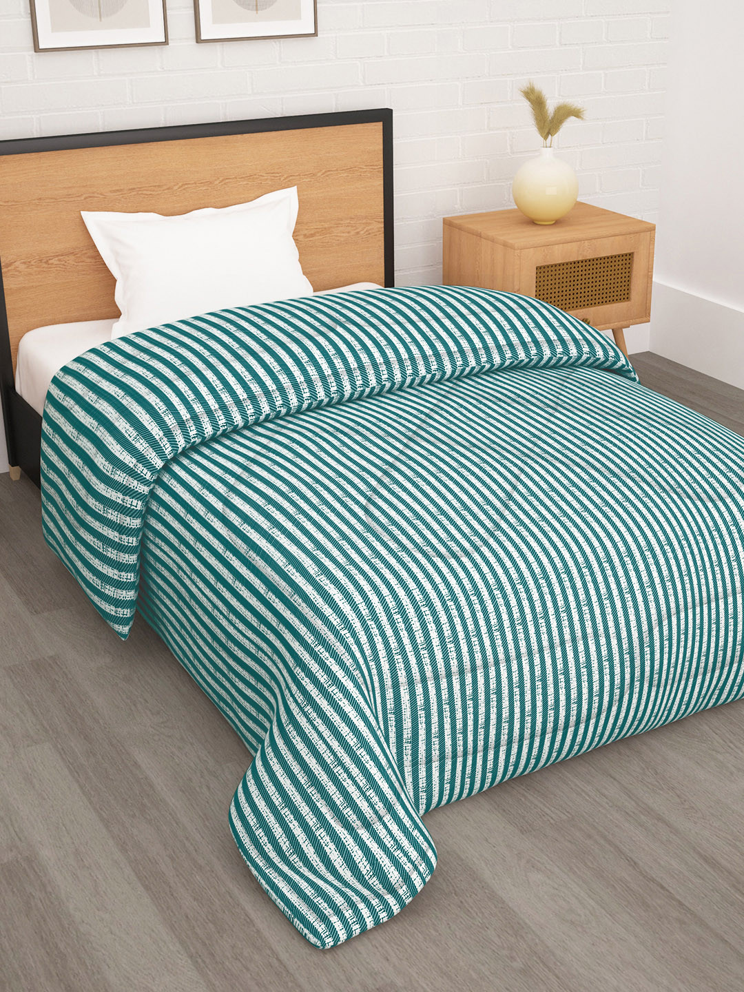 Story@home Striped Ac Room 180GSM Single Bed Reversible Comforter