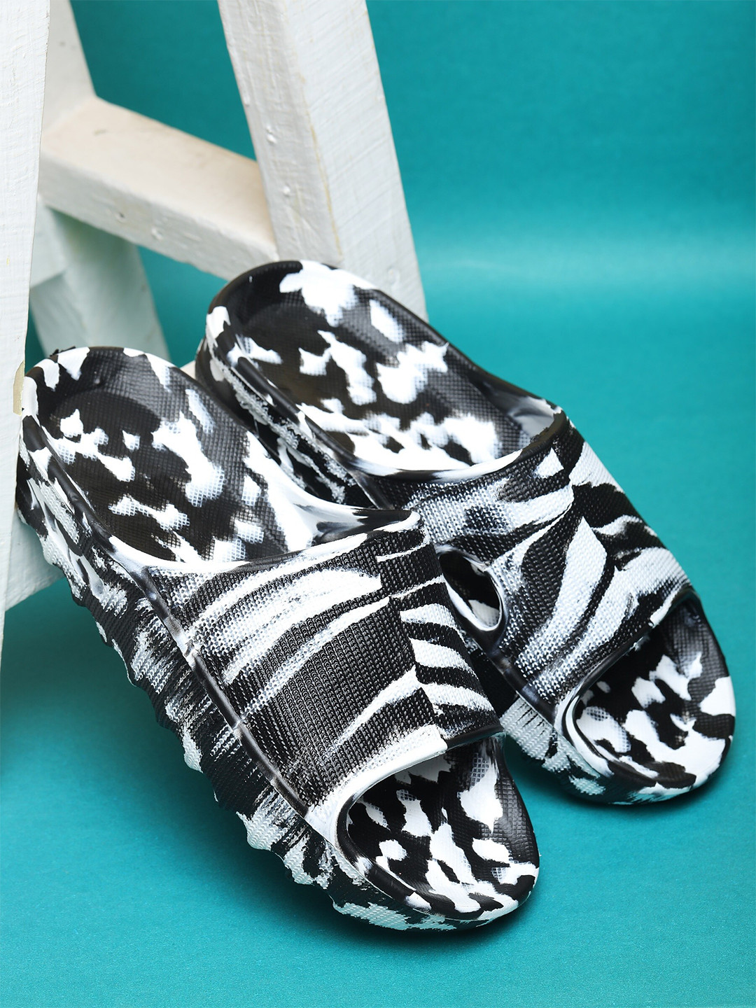 Greentech Men Printed Sliders